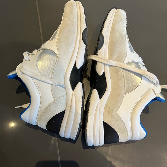 CHANEL women’s sneakers - Picture 4 of 10